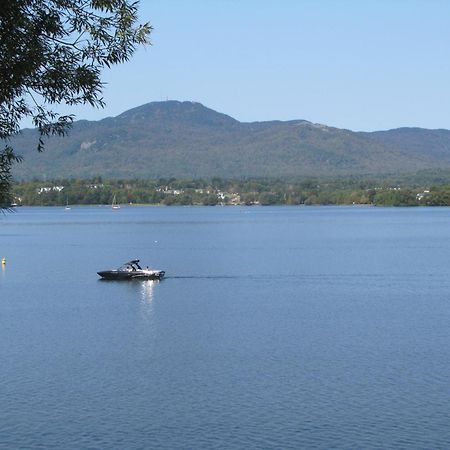 Location Tourisme Estrie - Oberge Du Village Magog Exterior foto