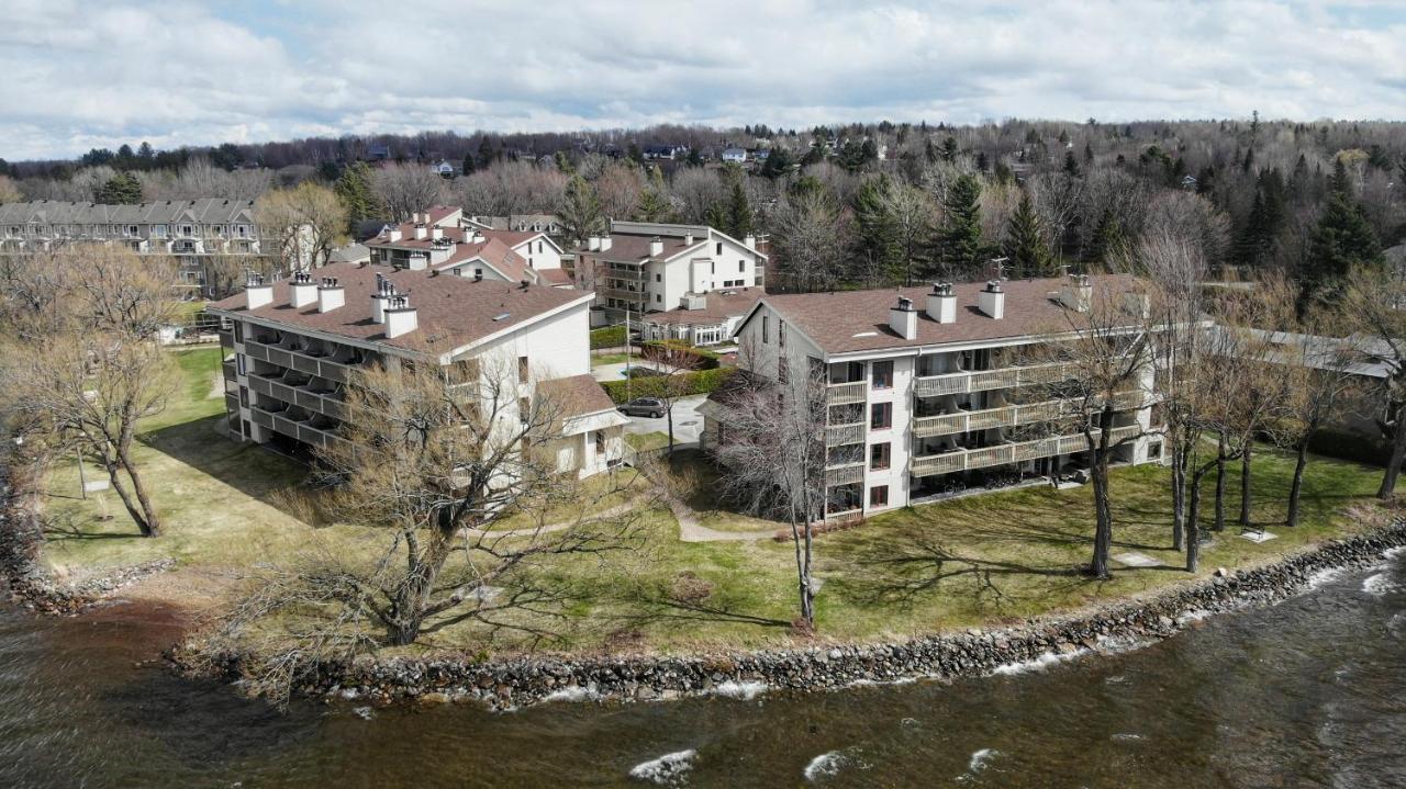 Location Tourisme Estrie - Oberge Du Village Magog Exterior foto
