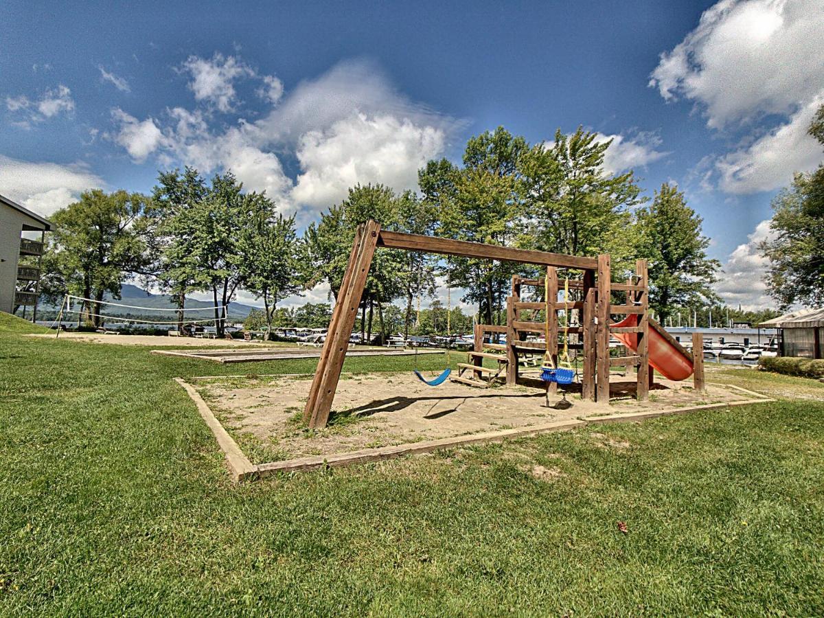 Location Tourisme Estrie - Oberge Du Village Magog Exterior foto